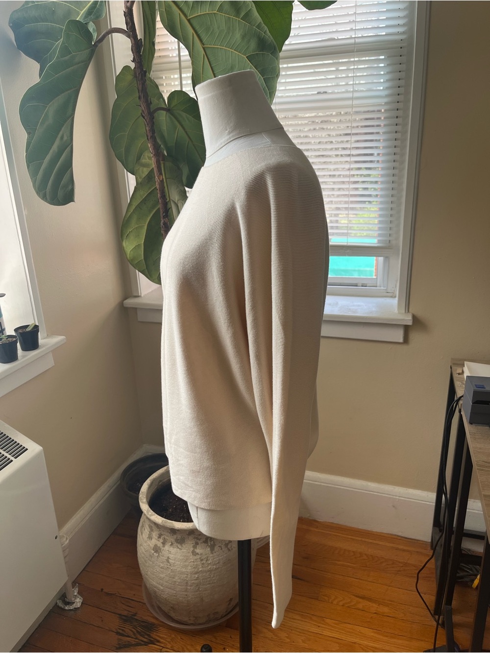 Uniqlo 100% cotton 3D Knit Dolman Long-Sleeve Sweater in natural - Picture 2 of 5